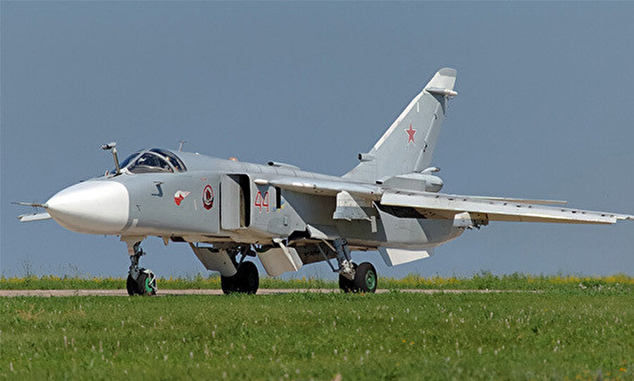 Rusya'nın Suhoy Su-24 bombardıman uçağı.