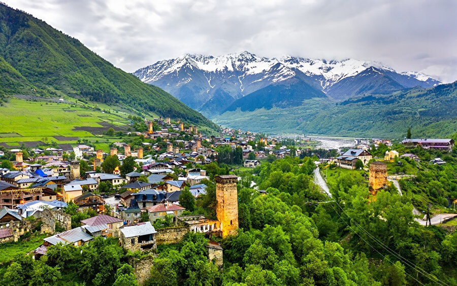 Mestia, Gürcistan'ın Samegrelo-Zemo Svaneti bölgesinde bulunan bir kasaba ve belediyedir.