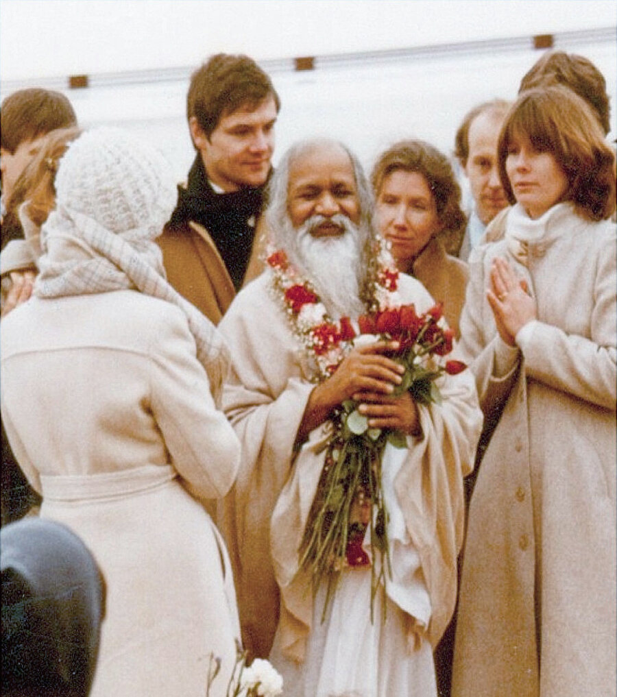 Transandantal Meditasyon Maharashi Mahesh Yogi tarafından 1957’de kurulmuştur.