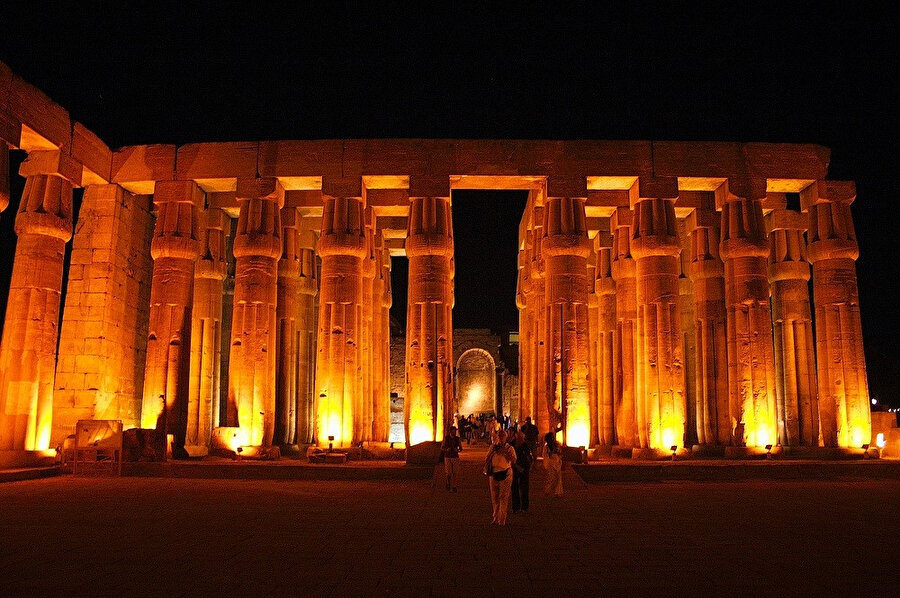 El-Uksur, Güney Mısır'da El-Uksur valiliğinin başkenti olan şehirdir.