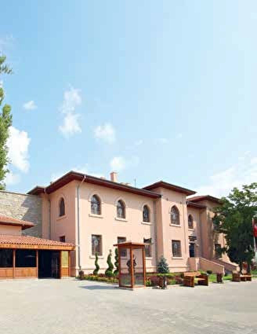 Türk siyasi ve edebi hayatında da önemli bir yere sahip olan Ulucanlar Cezaevi'nin restore edilerek müze ve kültür sanat merkezine dönüştürülmesi projesi Altındağ Belediyesi'ne verildi. 2009 yılında başlatılan restorasyon çalışmaları 2010 yılında tamamlandı.