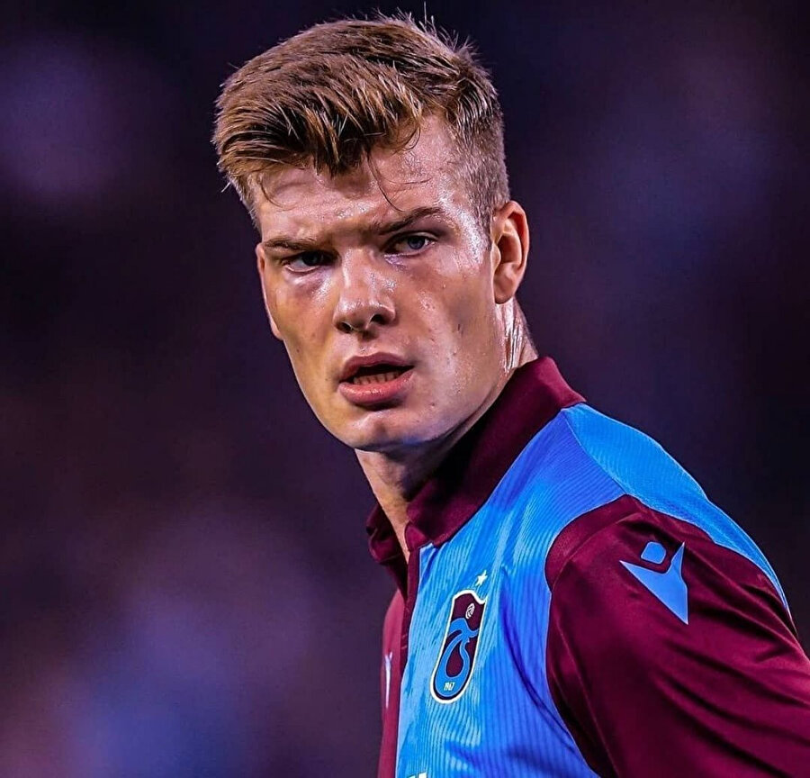 Trabzonspor'da Sörloth için noter tespiti yapıldı.