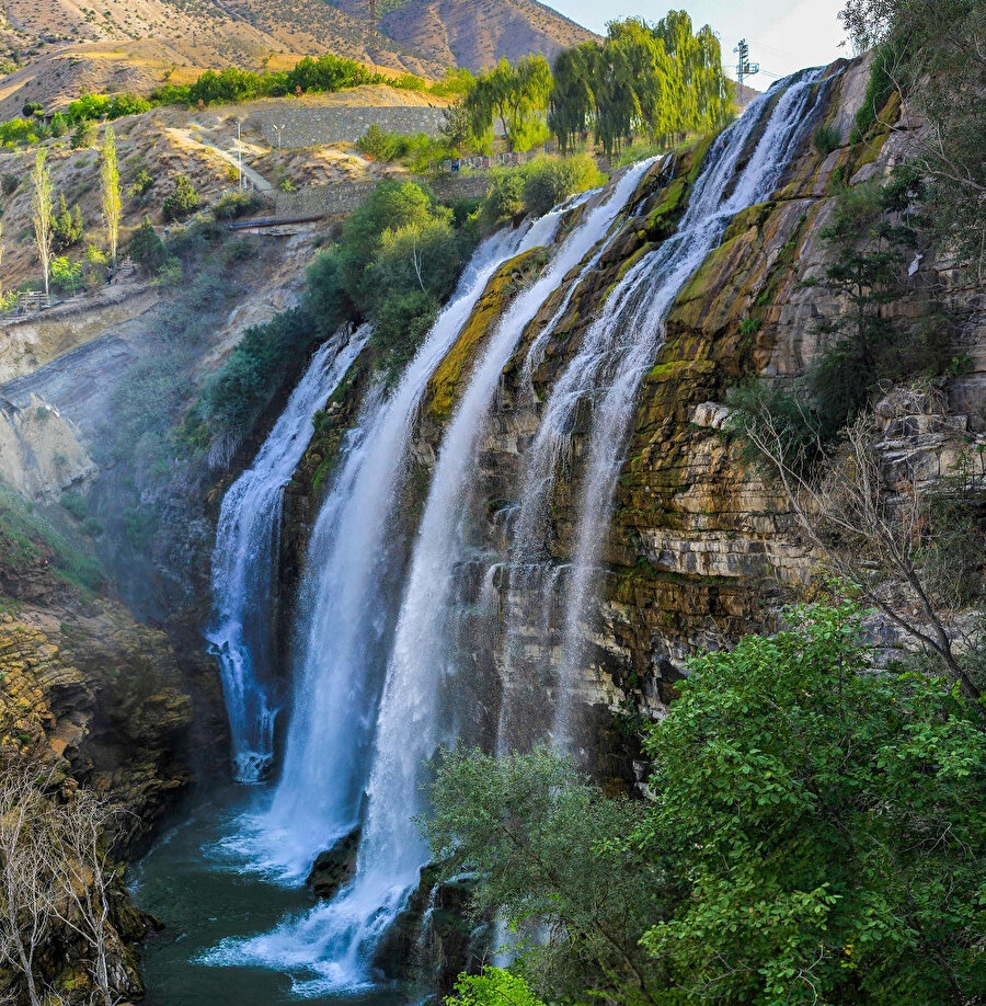 Tortum Selalesi, Erzurum/Tortum Tortum Çayı'nın üzerinde oluşan Tortum Gölü'nün sonunda bulunan bir şelaledir. 