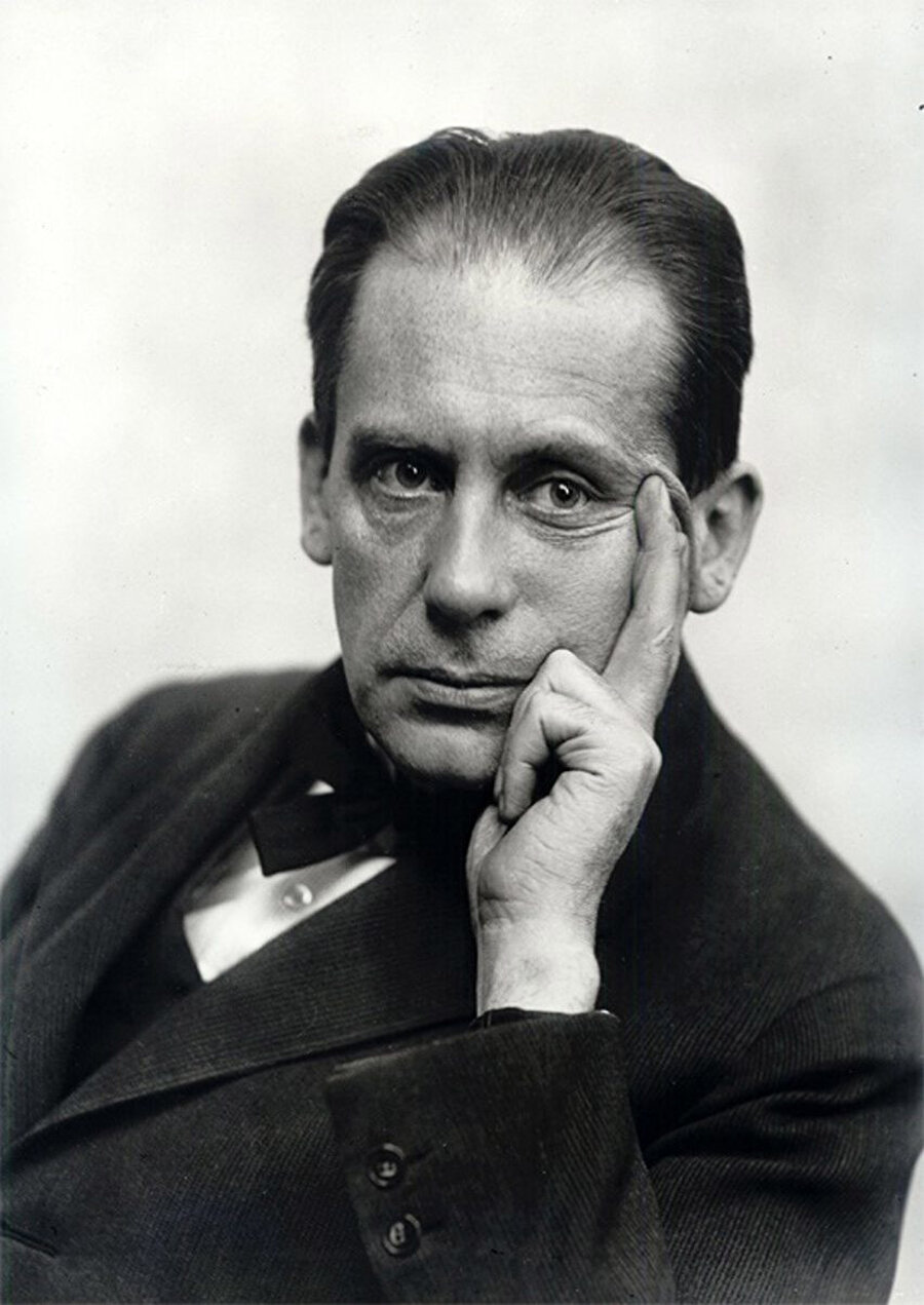 Walter Gropius (1883–1969).