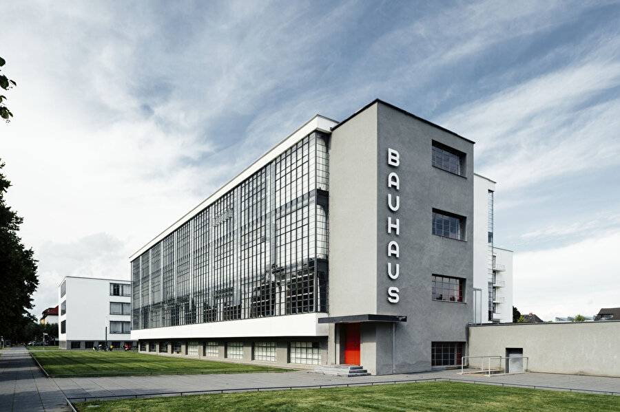 Walter Gropius tarafından tasarlanan Bauhaus binası, Dessau.