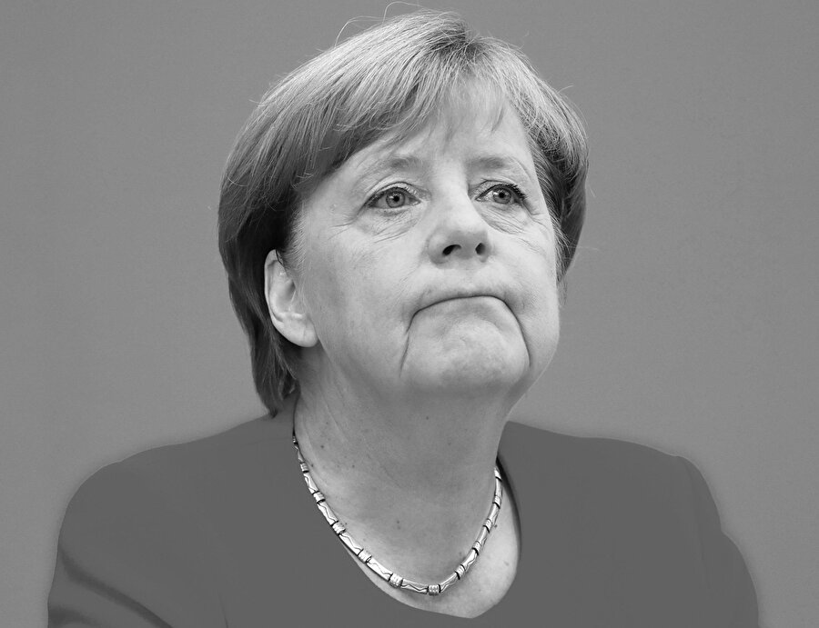 Merkel, geleneksel yaz sonu basın toplantısında uluslararası ziyaretlerde şirketlerin taleplerinin dile getirilmesinin sıkça yapıldığını hatırlattı. 