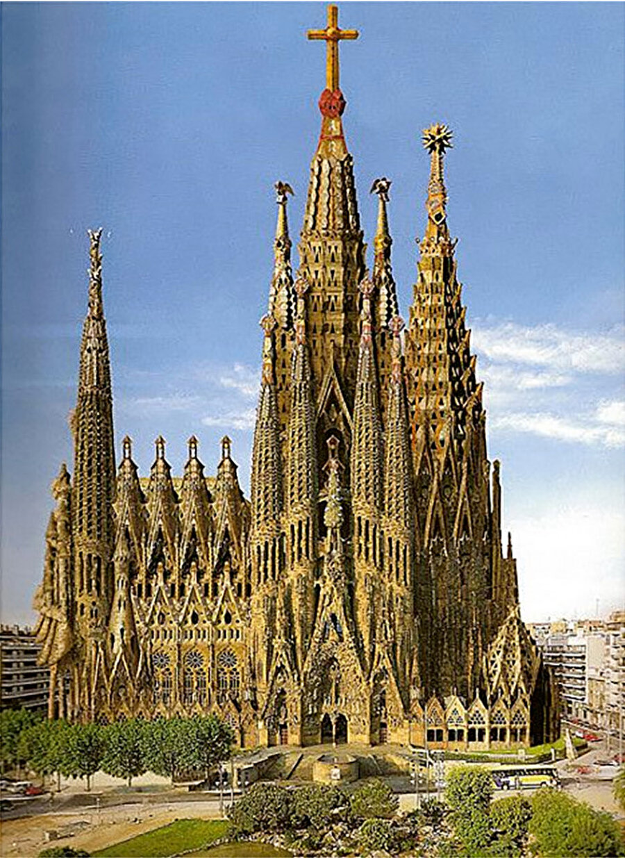 La Sagrada Familia tamamlandığında elde edilmesi planlana görüntüsü.