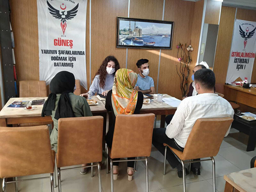 Dernek çalışmalarını sürdürüyor