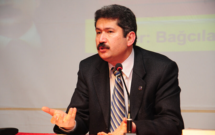 M. Fatih Andı: Kitabın nasıl okunacağı, hangi kitabın okunacağı ile ilgilidir.