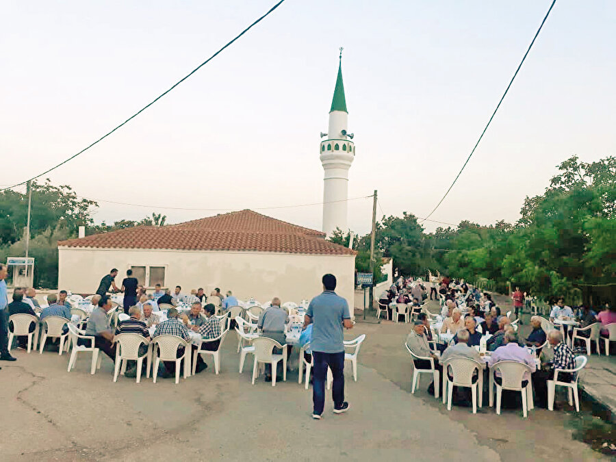 Batı Trakya Türkleri İftar sofrasında