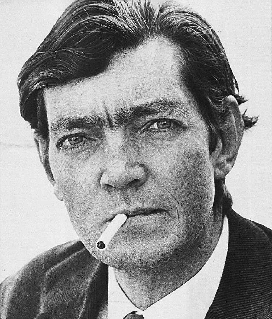 Arjantin'in en büyük yazarlarından biri olan Cortázar, 1914'te Ixelles, Brüksel Bölgesi'nde doğdu.