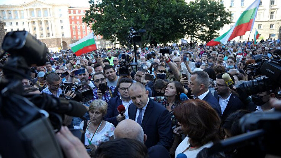  Cumhurbaşkanı Rumen Radev de göstericilere destek vermişti