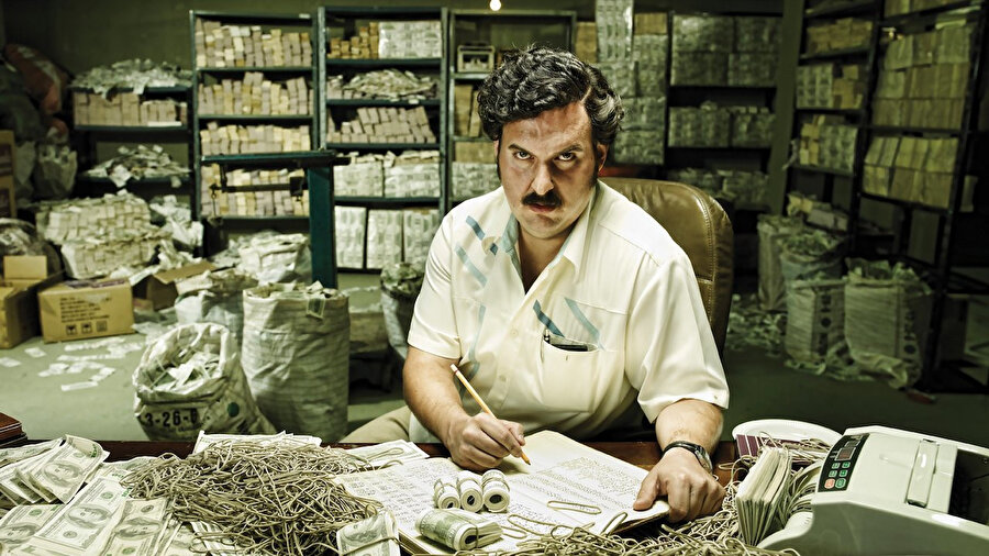 Pablo Escobar'ın hayatını anlatan diziden bir fotoğraf