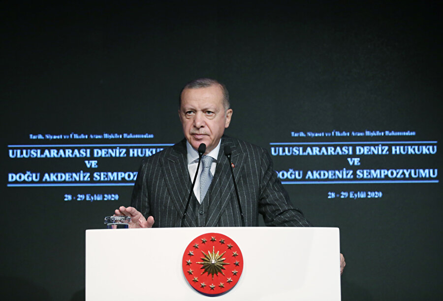Cumhurbaşkanı Recep Tayyip Erdoğan açıklamalarda bulunurken