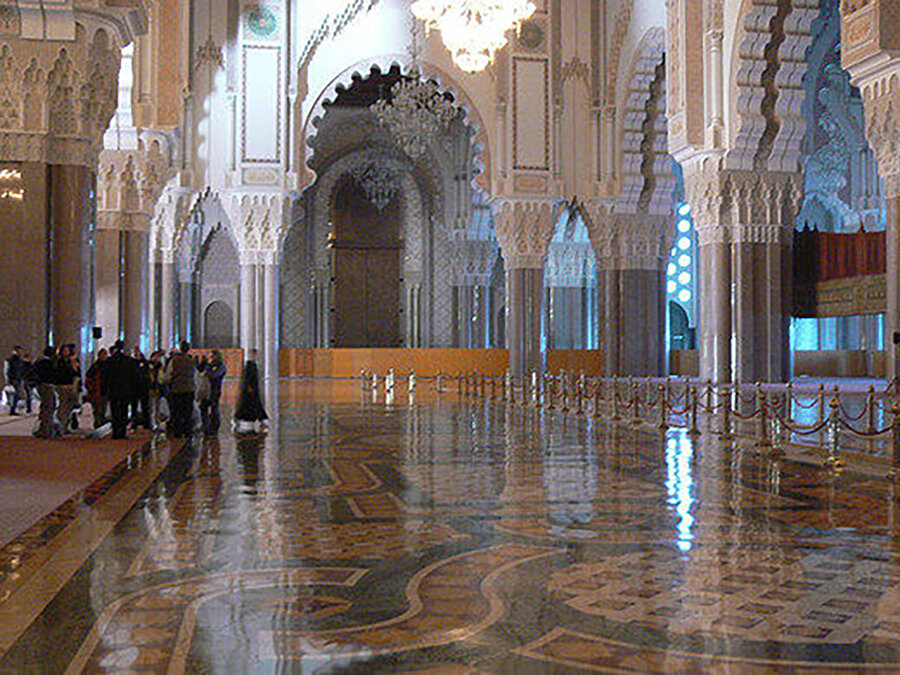 İkinci Hasan Camii'nin içi.
