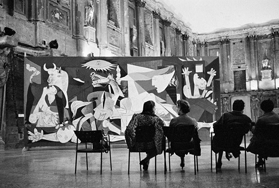 Milano'da açılan ilk Picasso sergisi, 1953. 