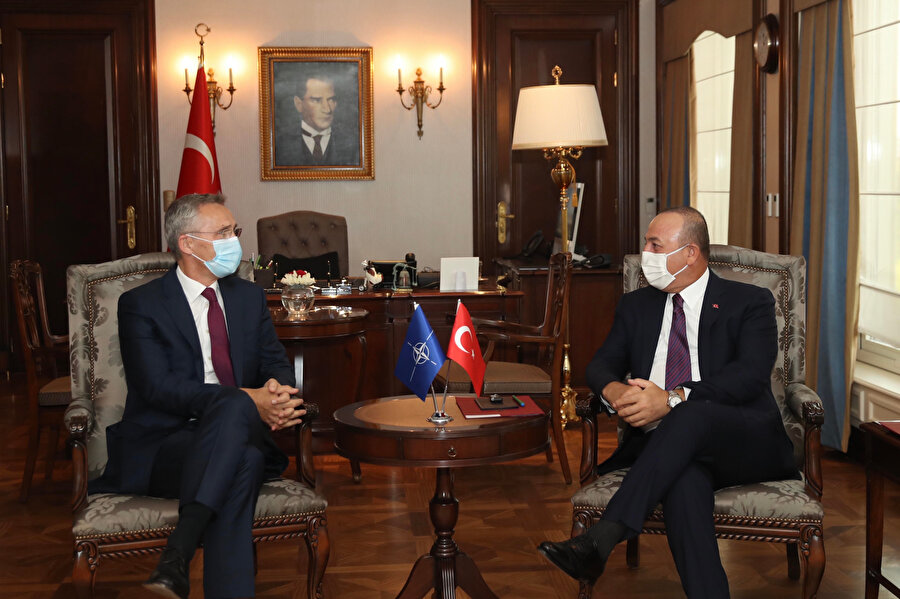 Dışişleri Bakanı Mevlüt Çavuşoğlu, NATO Genel Sekreteri Jens Stoltenberg'in görüşmesi sırasında