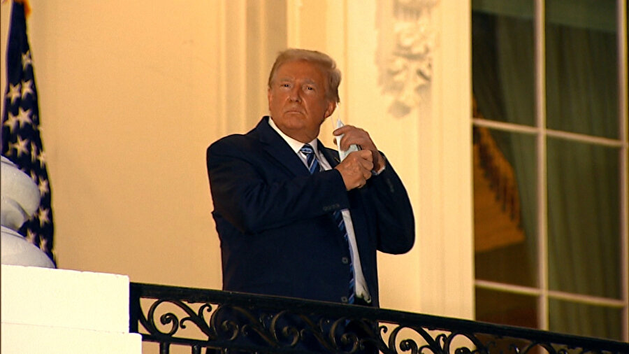 Başkan Trump'un taburcu olduktan sonra maskesini çıkarması tepki toplamıştı