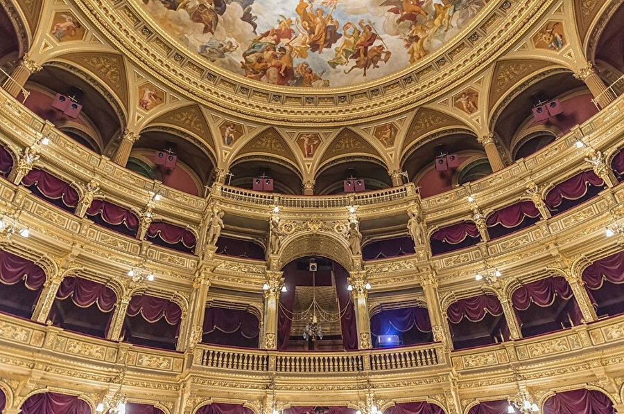 Richard Silver'ın kadrajından tüm ihtişamıyla tarihi tiyatrolar