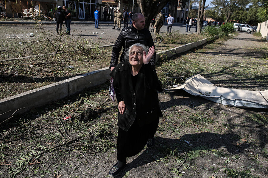 Ermenistan, Gence'deki müze ve okulu hedef aldı