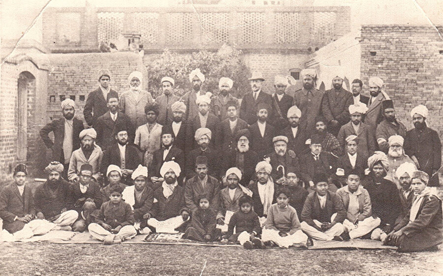 19. asrın sonlarında ortaya çıkan Ahmedilik, günümüzde dünya genelinde milyonlarca üyesi bulunan bir hareket.