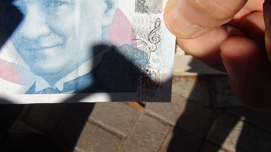 Bankadan çektiği parayı görünce şaştı kaldı