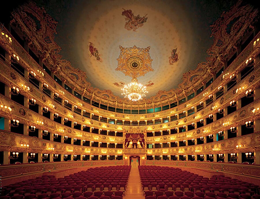 Opera Salonu.