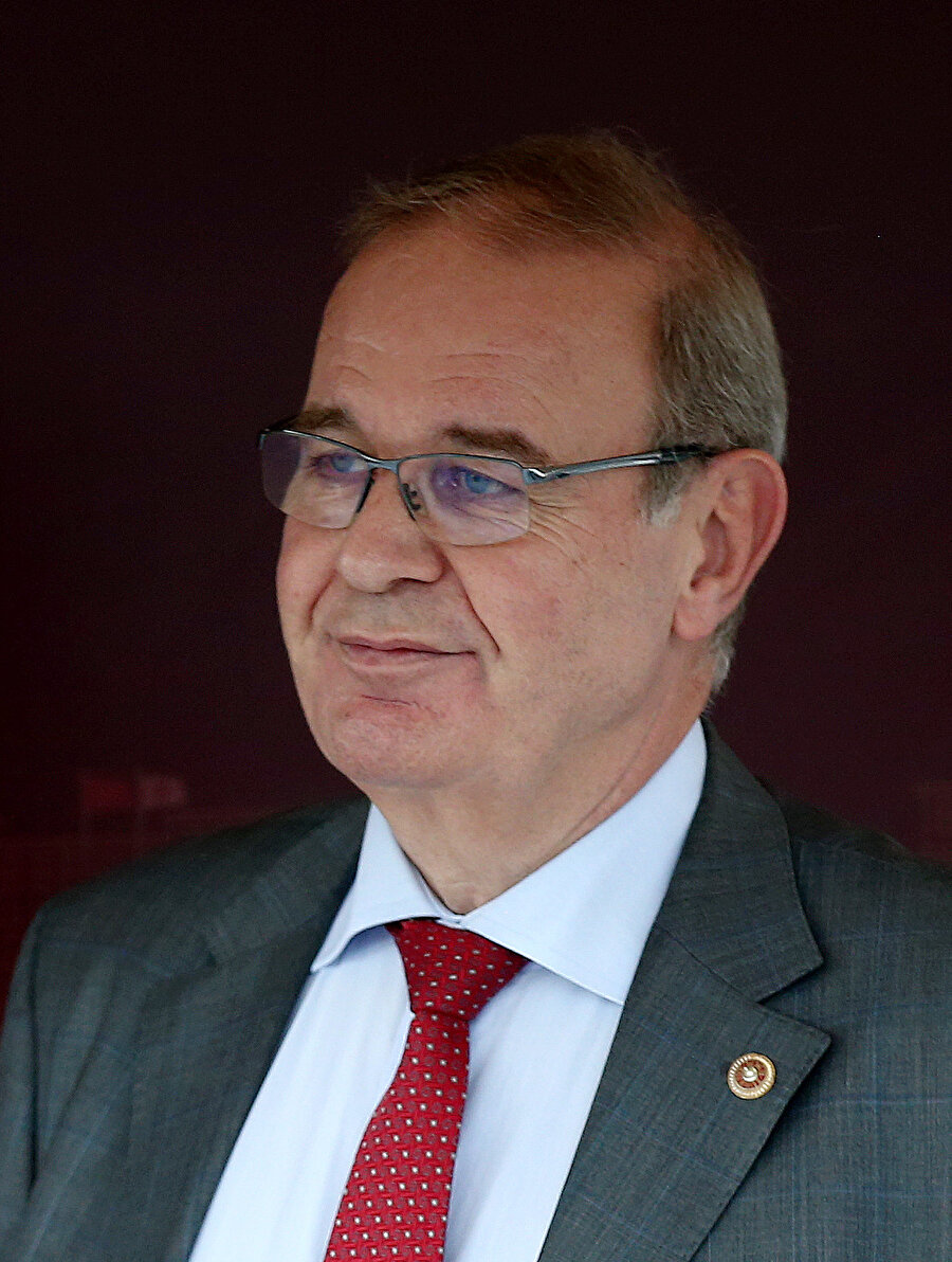 CHP Genel Başkan Yardımcısı ve Parti Sözcüsü Faik Öztrak