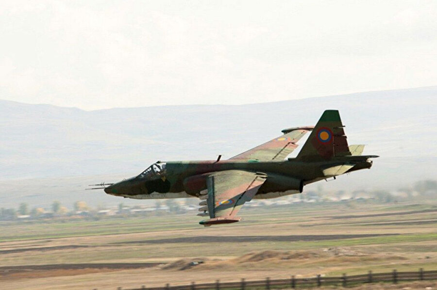 Su-25 savaş uçağı