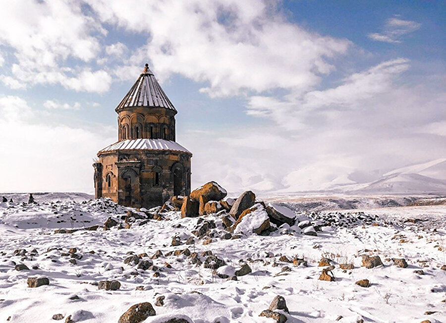 Karlı bir beyaz, eski bir arkadaştır Kars.