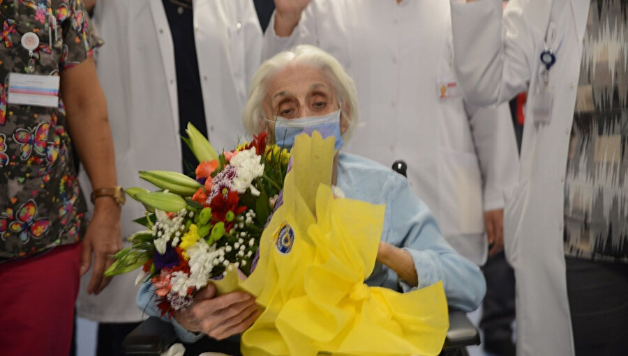 94 yaşındaki emekli hemşire Fatma B.