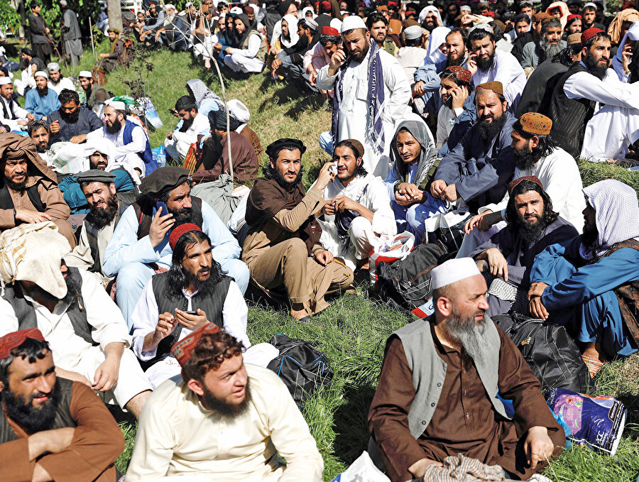 Barış sürecinden umulan, Taliban’ın sisteme katılması; kendi sistemini kurması değil.