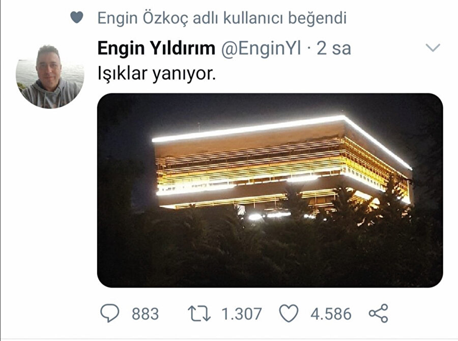 AYM üyesi Engin Yıldırım, Anayasa Mahkemesi binasının fotoğrafını paylaşarak "Işıklar yanıyor" tweeti attı. 