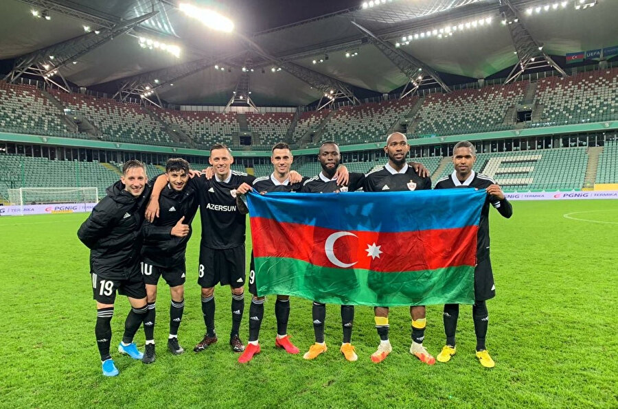 Karabağ-Villarreal maçı İstanbul'da oynanacak.