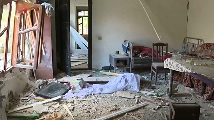 Roketin düştüğü bölgeden ilk görüntü