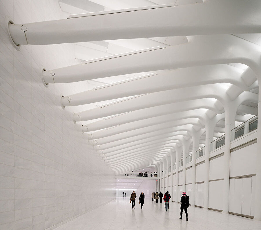 Yapının diğer mekanlarında da beyaz ve aydınlık konsept devam ediyor. © Imagen Subliminal 