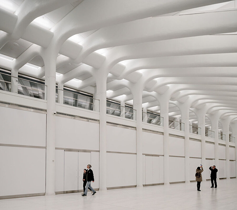 Dört metro hattı için istasyonlar içeren transit terminali, günde 50.000'den fazla yolcu kapasitesine göre tasarlanmış. © Imagen Subliminal 