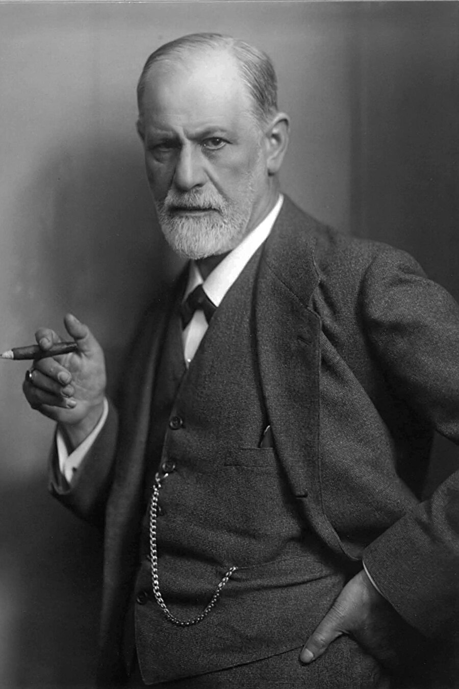 Psikolojiyi karakterize eden, ona bir varoluş sebebi veren ve en önemli, bazı yönlerden düzenleyici nitelik taşıyan bir insan bilimi olarak kalmasını sağlayan şey Freud’un bilinçaltını keşfetmesi oldu.