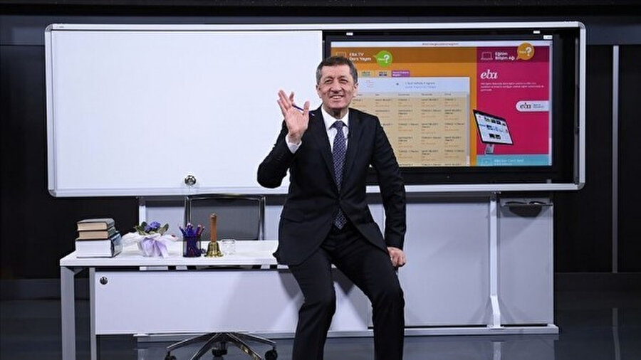 Online eğitimde katılım sağlansa bile dersteki ölçüde öğrenciler arası etkileşimin yaratılması mümkün değil gibi görünüyor.