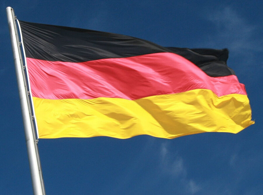 Çeşitli milletlerin bir arada yaşadığı Almanya nüfusunun yüzde 87’sini Almanlar oluşturuyor. Nüfusun geri kalanı ise değişik göçmen veya yerleşik yabancılardan müteşekkil. 