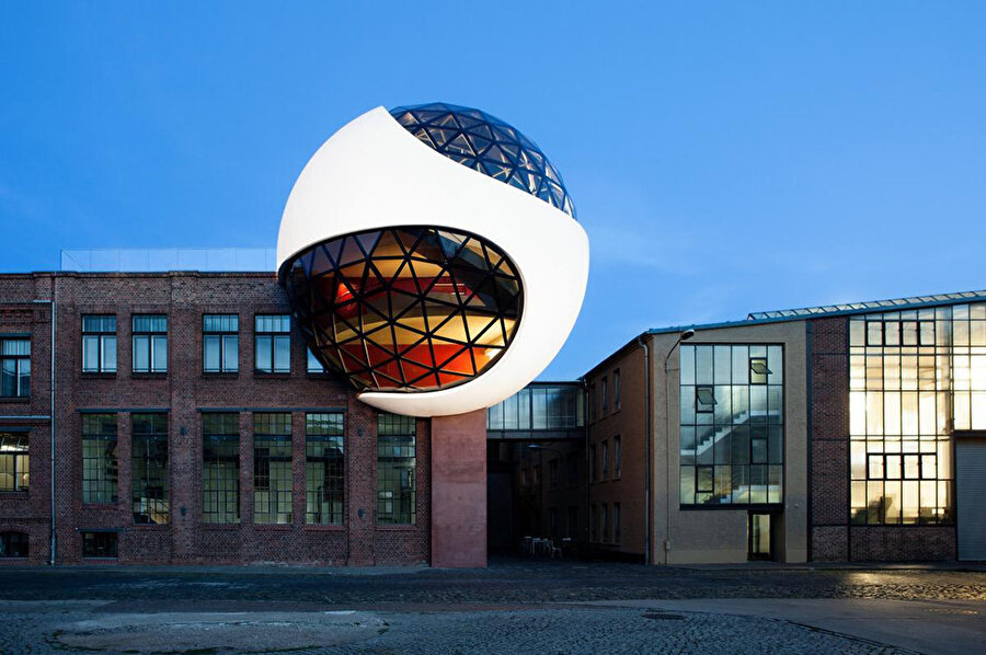 The Niemeyer Sphere.