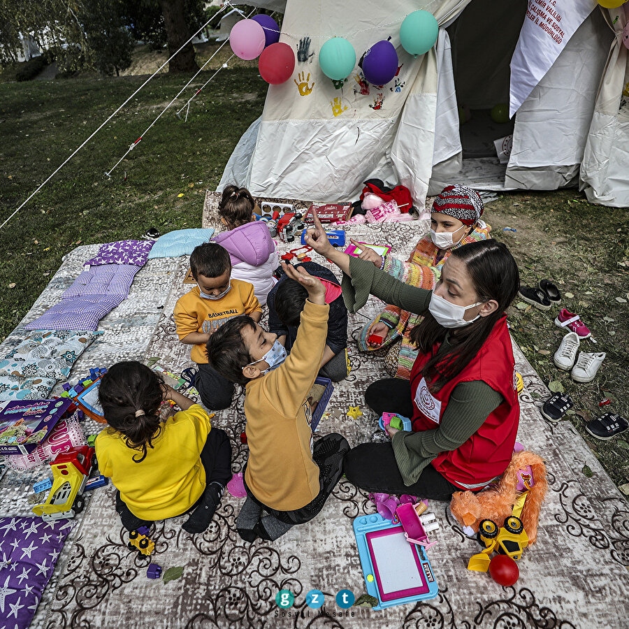İzmir'de depremin yaraları sarılıyor