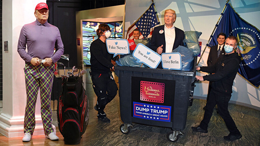 Trump'ın Londra'daki heykeline golf kıyafeti giydirildi, Berlin'deki ise çöpün içine kondu