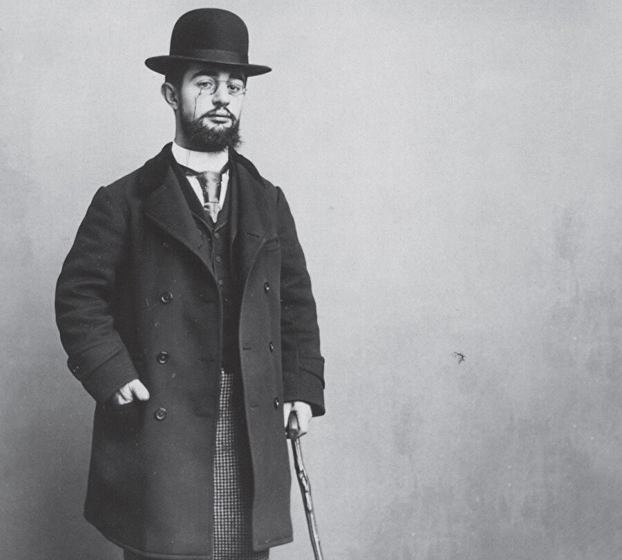 Fransız ressam Henri de Toulouse-Lautrec, onun dönemine kadar ikinci sınıf olarak görülmekte olan afişin bir sanat olarak değer kazanmasını sağlamış sanatçıdır.