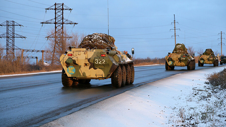 Azerbaycan ile Ermenistan arasında yapılan anlaşma gereği Dağlık Karabağ'a Rus barış gücü gönderildi.