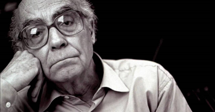 İlk kitabımı bir kenara bırakırsak, 1947 yılında, henüz 25 yaşındayken yazmayı bitirdiğim ve eser listeme artık dâhil etmediğim bir romanım var.