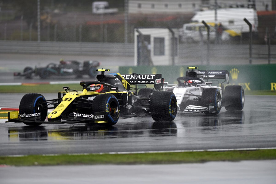Sıralama turunun kazananı Racing Point'ten Lance Stroll oldu
