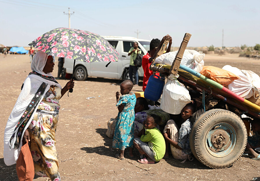 Tigray eyaletini yöneten isyancı Tigray Halk Kurtuluş Cephesi (TPLF) güçlerine karşı ulusal ordunun başlattığı operasyon sonrasında 27 binden fazla kişinin Sudan'a geçtiği bildiriliyor.