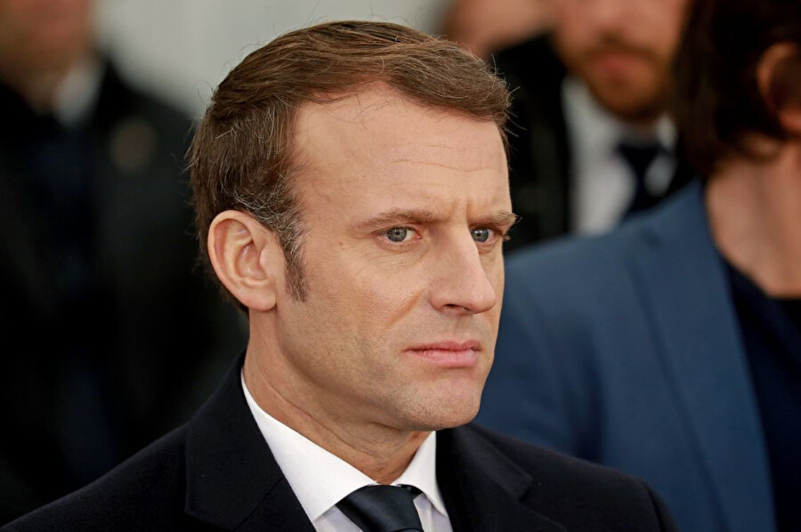 Macron ayrıca Fransa'da İslami ayrılıkçılık dediği şeyin üstesinden gelmek için yeni önlemler açıkladı.