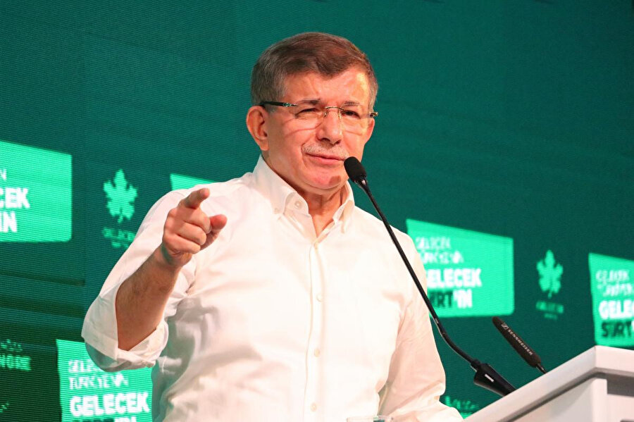 Gelecek Partisi lideri Ahmet Davutoğlu